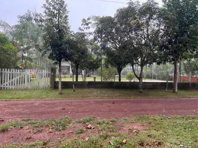 Vendo casa em Condomínio de Sítio