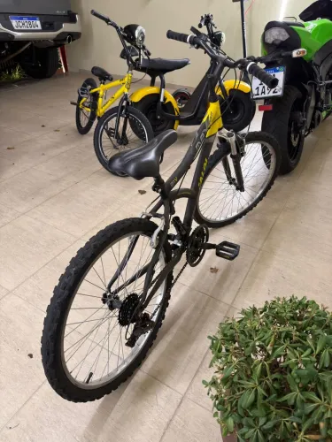 Vendo bicicleta Caloi aro 24