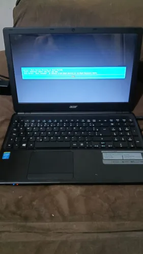 Acer Aspire E1-672 i3 4GB- Liga-Sem HD,sem carregador,para peças ou colocar um HD ou SSD