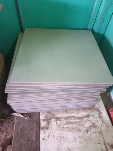 Madeiras, cerâmicas, porcelanatos, lajotas.