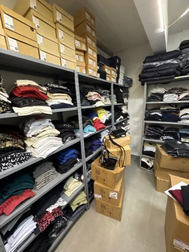 Vendo Estoque de camisetas masculinas John John e Replay. NUNCA USADAS, original.
