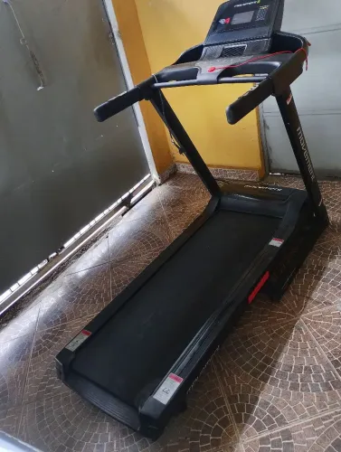 Esteira Profissional MOVEMENT Treadmil R4