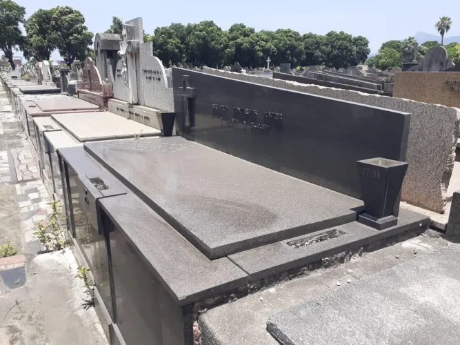 VENDO JAZIGO PERPÉTUO - Cemitério São Francisco Xavier - aceito OFERTA