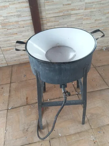Tacho fritador esmaltado com o pé queimador a gás 