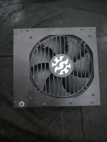 Fonte XPG 850w plus gold semi novo