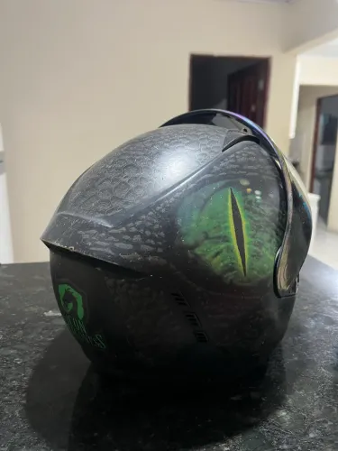 Capacete