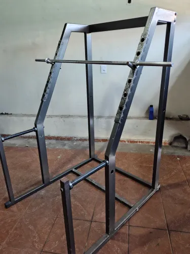 Suporte agachamento treino livre. 