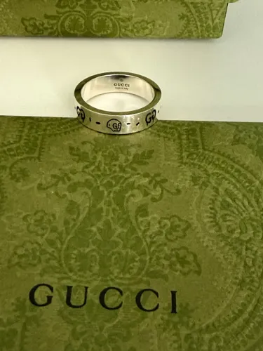Anel Gucci Ghost Ring em prata 925