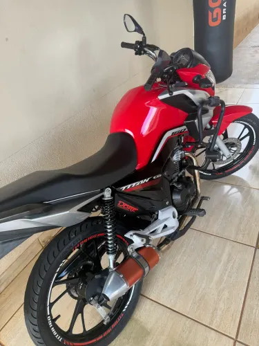 TITAN 160 