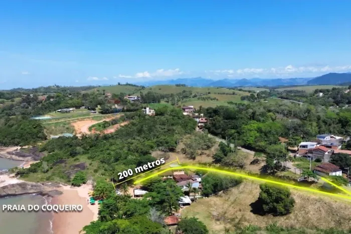 Casa à Venda: 3 Quartos + 2 Banheiros - Praia do Coqueiro em Anchieta ES.