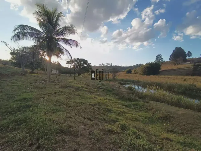 Fazenda/Sítio/Chácara para venda possui 220000 metros quadrados com 3 quartos