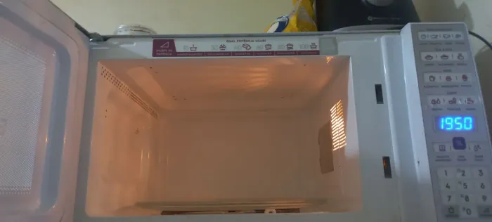 Micro-ondas semi novo