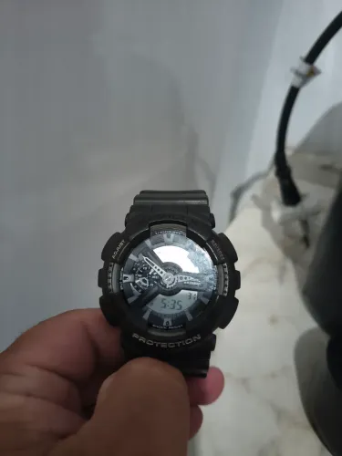 Vende se relógio novíssimo.