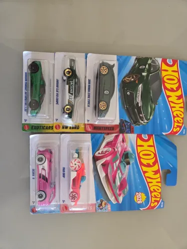 Carrinhos Hot Wheels 