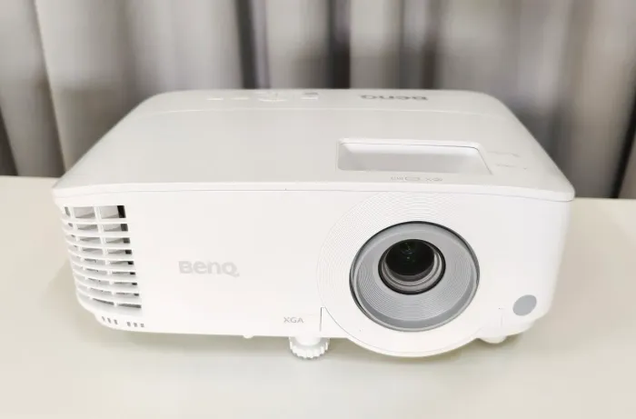 Projetor BENQ MX560C de 4.000 LÚMENS ESTADO DE NOVO
