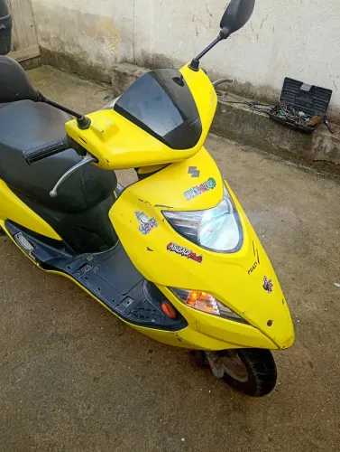 Suzuki Burgman ? 125 cilindradas ano 2012 