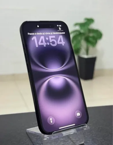iPhone 16