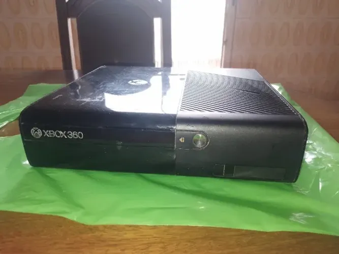 Xbox 360 (COM DEFEITO)