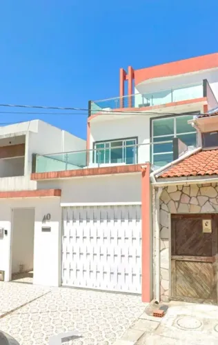 Linda casa pajuçara com 3 duites 2 andares