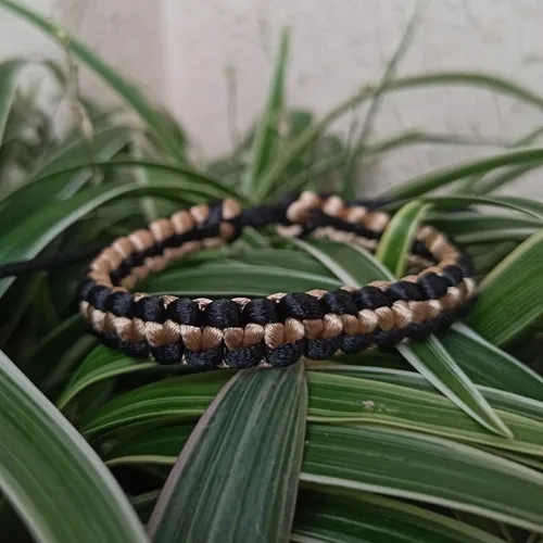 Pulseira macrame duas cores
