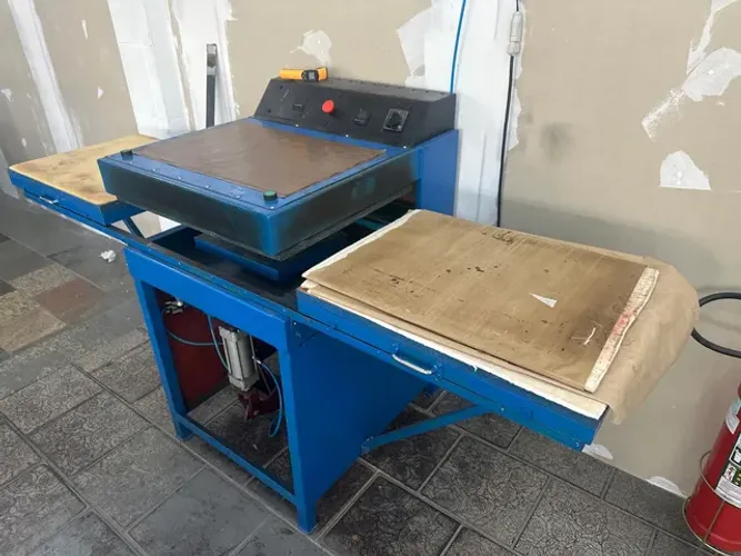 Prensa térmica pneumática 50 x 60