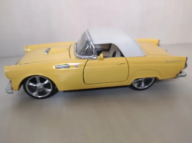 Miniatura  Thunderbird 1955 1/32 (14,5 cm.) - Amarelo