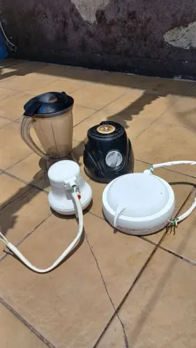 Liquidificador Britânia, 1 chuveiro Lorenzett 5500W/220V e 1 Chuveiro Ducha Fashon 6800W