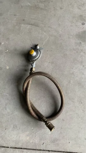 Mangueira metálica para gás. 