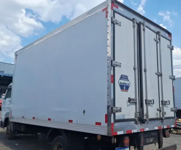  Baú frigorífico paleteiro Comprimento 5,00m alt. interna 2,17m