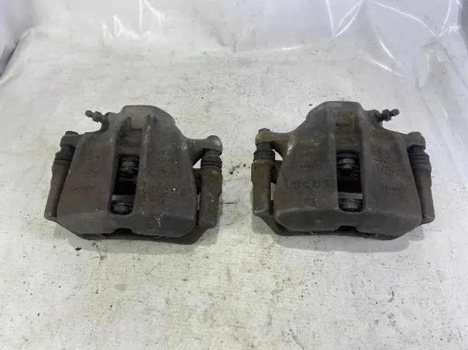 Par De Pinças Freio Dianteiras VW Polo Classic Golf GL GLX 93-99