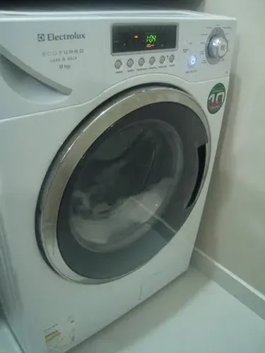COMPRA-SE LAVE E SECA COM DEFEITO OU MÁQUINA DE LAVAR 