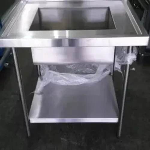 Pia Pequena com Paneleiro Liso Aço Inox fabricação própria 