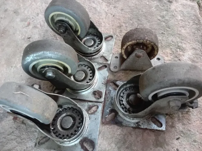 Vendo rodas de carrinho mercado