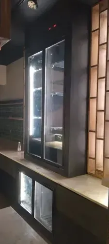 Adega climatizada ou cervejeira em aço inox;