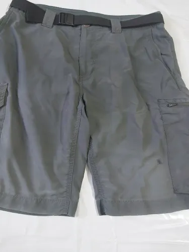 Bermuda Colúmbia Silver Redge Cargo CINZA. Tamanho M ou 42.