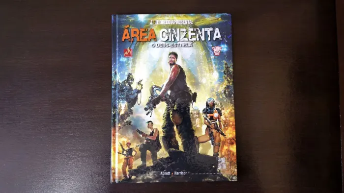 Área Cinzenta - O Deus Estrela - Juiz Dredd Apresenta - HQ Mythos