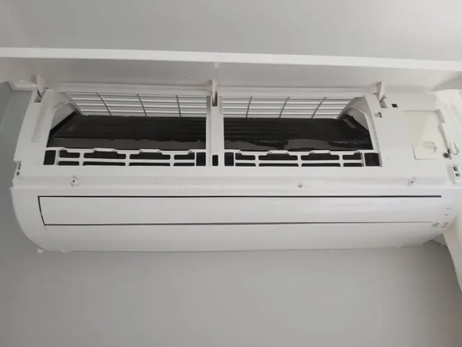 Instalaçao, manutenção e limpeza de ar condicionado 