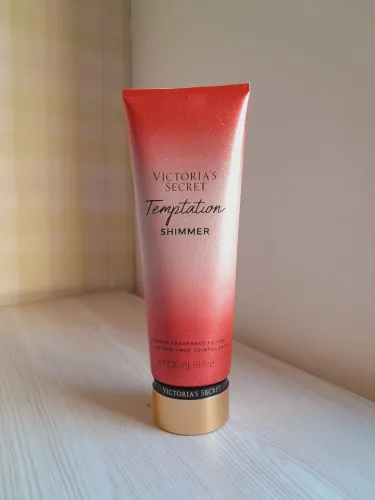 Loção Corporal Temptation Shimmer Victoria's Secret