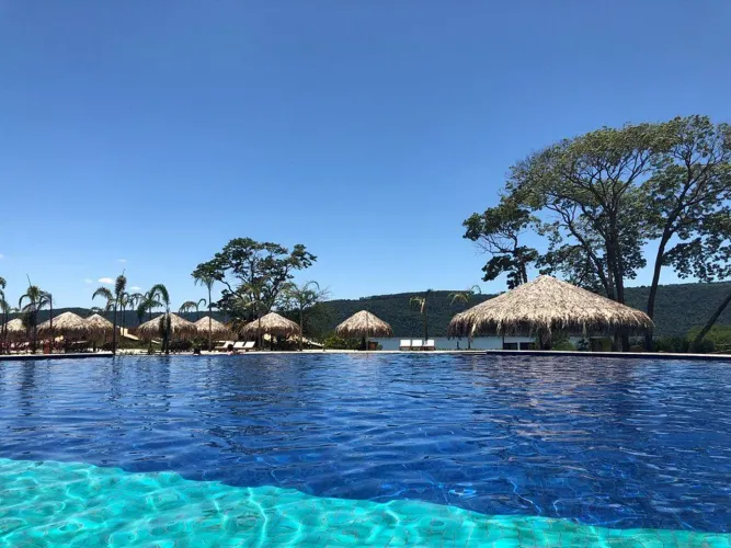 Vende-se Casa  Village no Resort Tayaya em Ribeirão Claro 