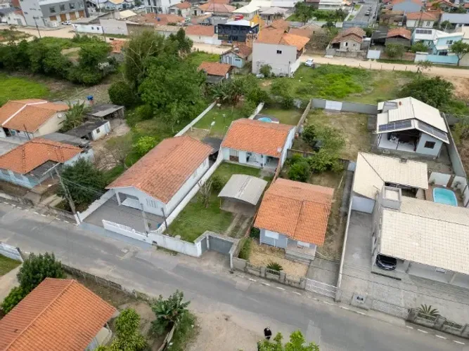 Terreno com casa de alvenaria - área total de 441,35 m² - Três de Maio, Capivari de Baixo/