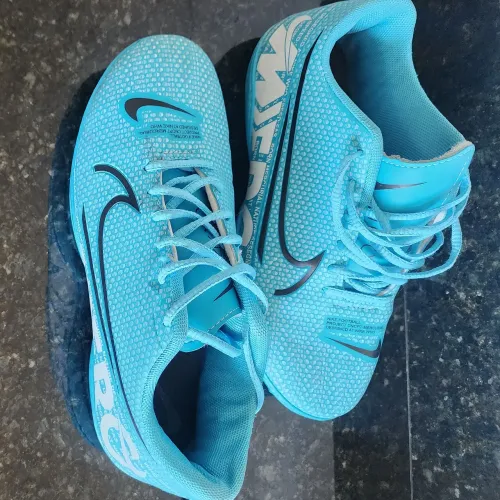Chuteira society