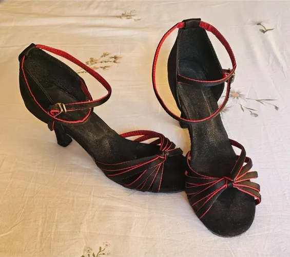 Sandália para dança de salão