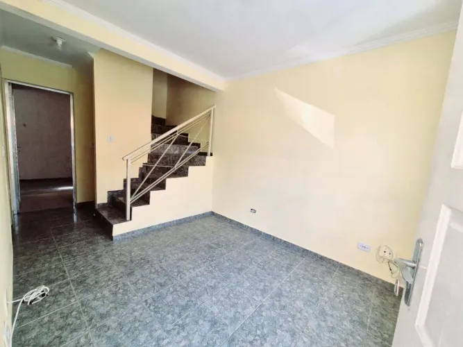 Sobrado à venda em Cotia, Jardim Petrópolis, com 2 quartos, com 69 m², Cond. Recanto Das G