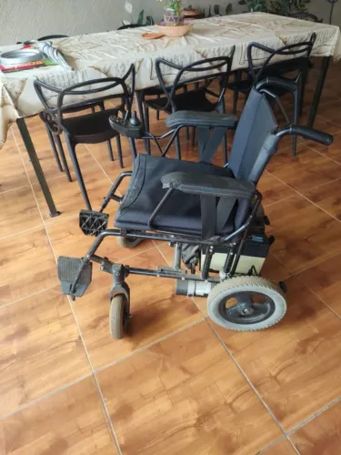 Cadeira de rodas motorizada Freedom