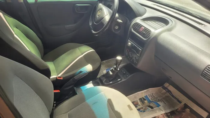 Corsa Hatch 2011 faço bolo em Montana