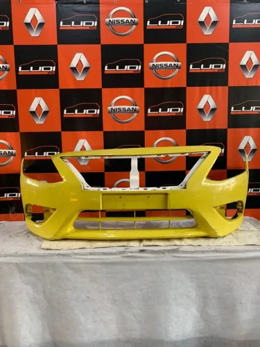 Parachoque Dianteiro Nissan Versa 2010 a 2014 (Amarelo)