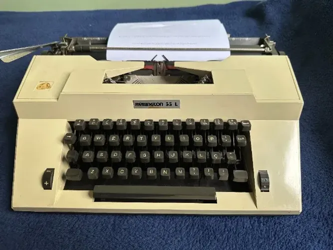 máquina de escrever remington 33l