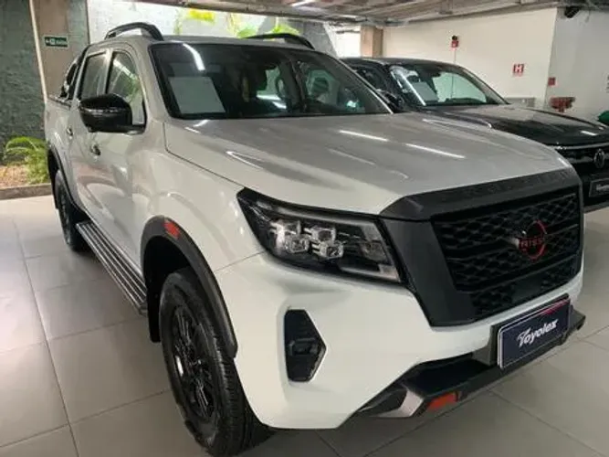 Nissan Frontier Pro4x CD 4X4 2.3 Bi-TB Die. AUT 2024