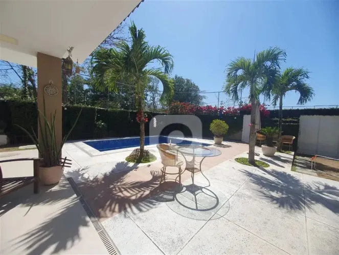 Casa à venda em Condomínio Fechado 5 suítes com 396m2 no Recreio
