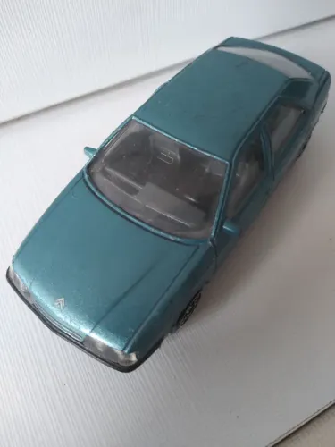 Miniatura Citroën Xantra. Escala 1/43